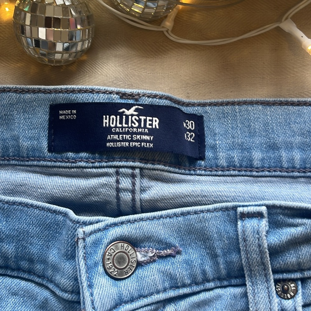 Light Wash Skinny Jeans - Picture 6 of 7